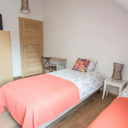 Dwor Kociolek Bed and Breakfast *