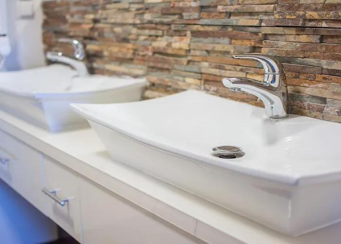 Dwor Kociolek Bed and breakfast *