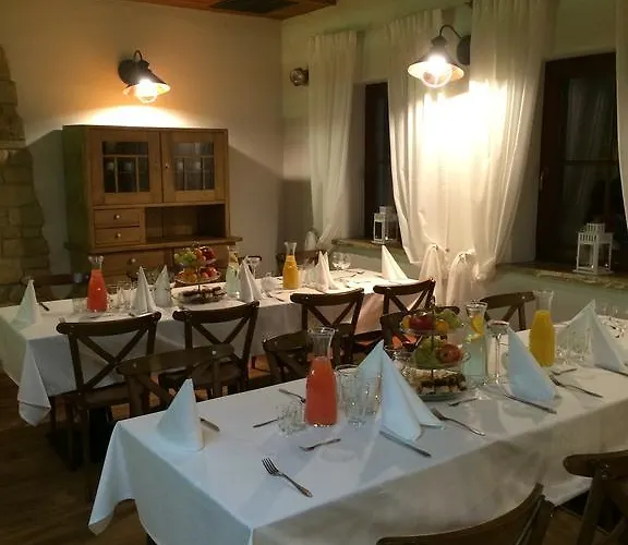 Dwor Kociolek Bed and breakfast